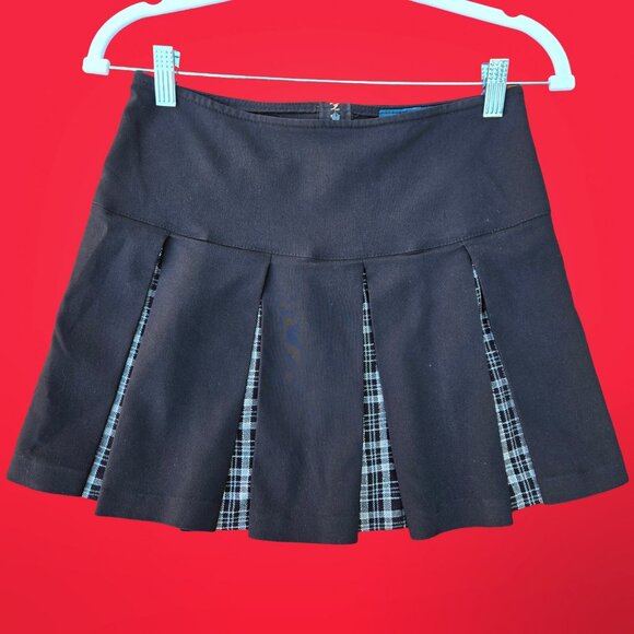 Garage Dresses & Skirts - Y2K Garage Black Pleated Mini Skirt Size S Plaid Grunge Gothic Punk Academia